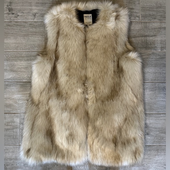 Zara Jackets & Blazers - Woman's ZARA Trafaluc Faux Fur Vest